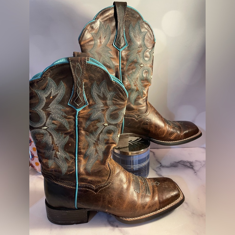 Ariat Brown Leather Western Heeled Boots with Turquoise Trim